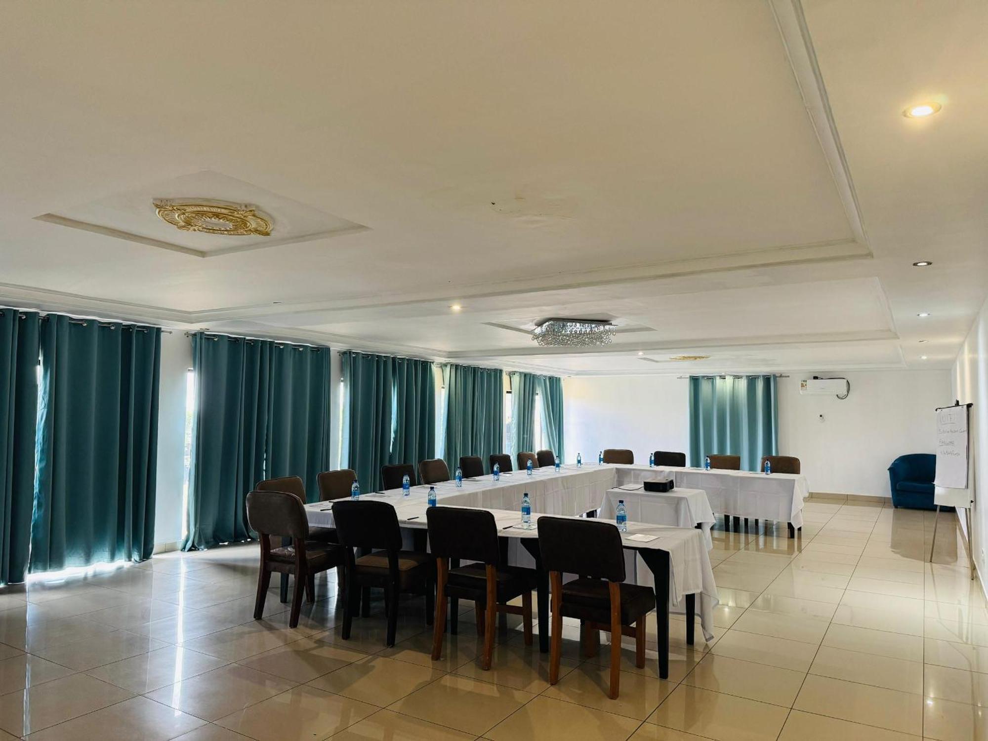 Sibebe Resort Мбабане Екстериор снимка